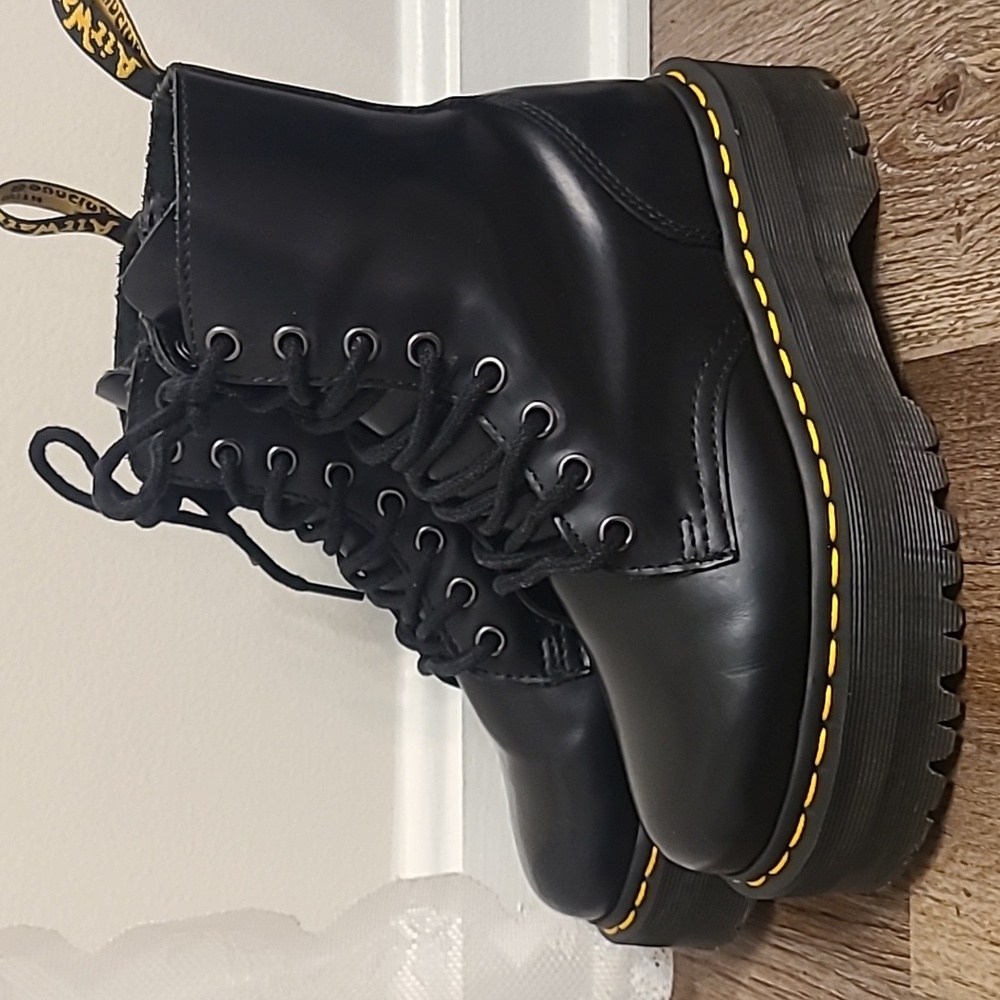 Dr Martens Jadon Platform boots
